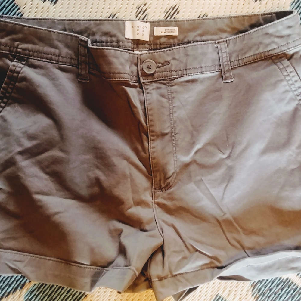 A New Day gray khaki shorts size 12